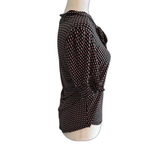 Adrianna Papell | Geometric Tie Neck Cinched Short Sleeve Blouse Size XS - Picture 3 of 6